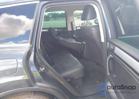 2016 Volkswagen Touareg Vr6 Sport z USA, uszkodzony, nr VIN WVGEF9BP5GD012386